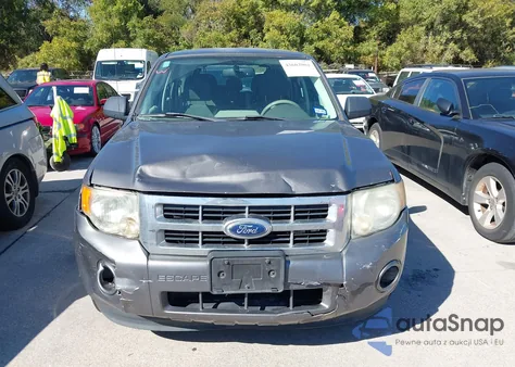 2012 Ford Escape Xls z USA, uszkodzony, nr VIN 1FMCU0C73CKB03184